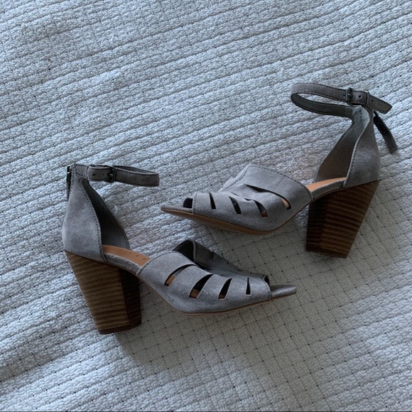 1.State Grey suede heels size 7 - Picture 1 of 4